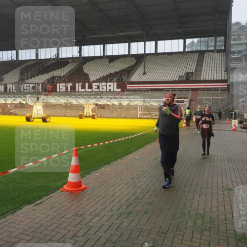 07.12.2025 - St. Pauli X-Mass-Run No. 15 Fabian Wolf http://msf.ph/oto/9392304 07.12.2025 10:09:28 Ziel 800, 881, 896, 899, 960, 1243, 1248, 1718, 3493, 3756 meine-sportfotos.de