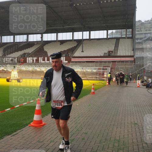07.12.2025 - St. Pauli X-Mass-Run No. 15 Fabian Wolf http://msf.ph/oto/9392336 07.12.2025 10:09:50 Ziel 989, 1026, 1172, 1191, 1256, 1257, 1678 meine-sportfotos.de