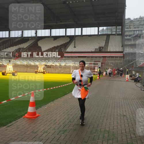 07.12.2025 - St. Pauli X-Mass-Run No. 15 Fabian Wolf http://msf.ph/oto/9392456 07.12.2025 10:10:48 Ziel 1426, 1768, 4885 meine-sportfotos.de