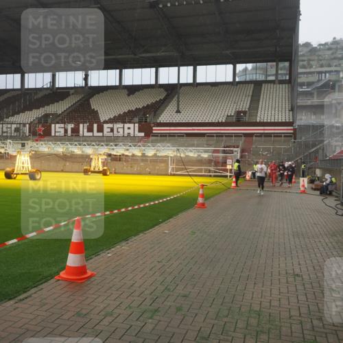 07.12.2025 - St. Pauli X-Mass-Run No. 15 Fabian Wolf http://msf.ph/oto/9392464 07.12.2025 10:10:50 Ziel 57, 979, 983, 1426, 1768, 2530, 4885 meine-sportfotos.de