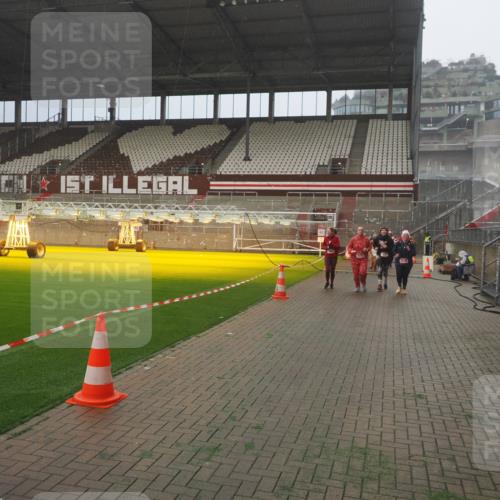 07.12.2025 - St. Pauli X-Mass-Run No. 15 Fabian Wolf http://msf.ph/oto/9392474 07.12.2025 10:10:55 Ziel 57, 979, 983, 1148, 1149, 1150, 1426, 1768, 1929, 1935, 2530, 4885 meine-sportfotos.de