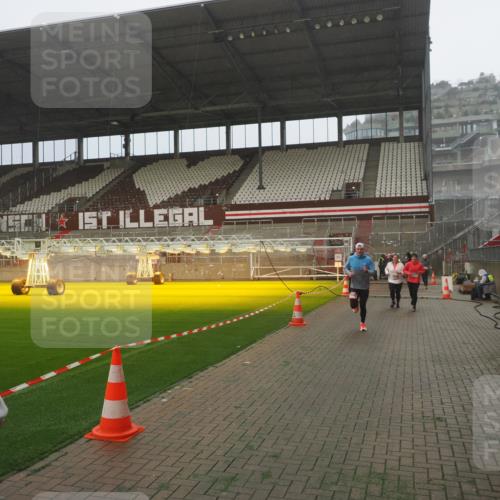 07.12.2025 - St. Pauli X-Mass-Run No. 15 Fabian Wolf http://msf.ph/oto/9392607 07.12.2025 10:11:47 Ziel 670, 2906, 2909, 3085, 3761, 3767, 3909, 3935 meine-sportfotos.de