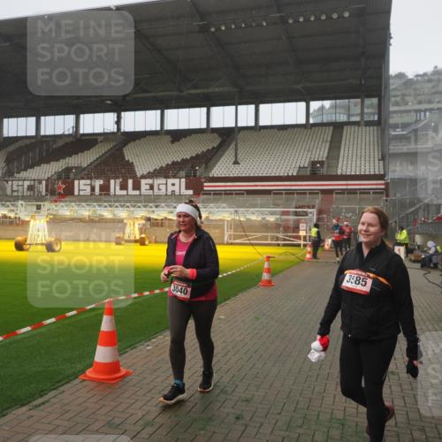 07.12.2025 - St. Pauli X-Mass-Run No. 15 Fabian Wolf http://msf.ph/oto/9392749 07.12.2025 10:12:50 Ziel 9, 18, 938, 2687, 3040, 3428, 3514, 3551, 3557, 3799, 3834, 3836 meine-sportfotos.de