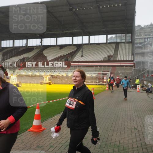 07.12.2025 - St. Pauli X-Mass-Run No. 15 Fabian Wolf http://msf.ph/oto/9392754 07.12.2025 10:12:51 Ziel 9, 18, 80, 938, 2687, 3040, 3428, 3514, 3551, 3557, 3799, 3834, 3836, 4487 meine-sportfotos.de