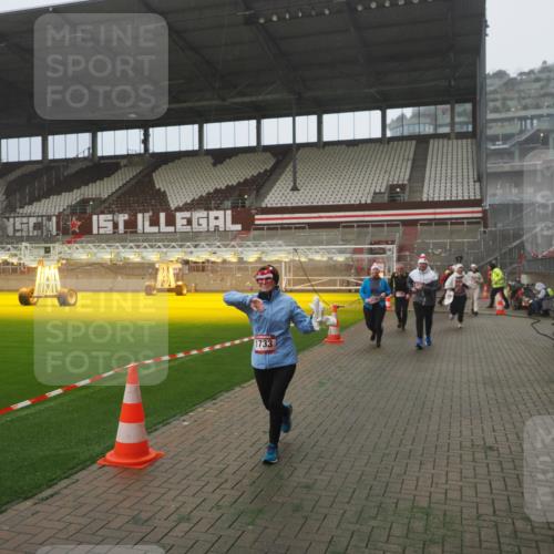 07.12.2025 - St. Pauli X-Mass-Run No. 15 Fabian Wolf http://msf.ph/oto/9392797 07.12.2025 10:13:11 Ziel 80, 1044, 1126, 1397, 1733, 2711, 2712, 3588, 3589, 4081, 4082, 4083, 4487, 4664 meine-sportfotos.de