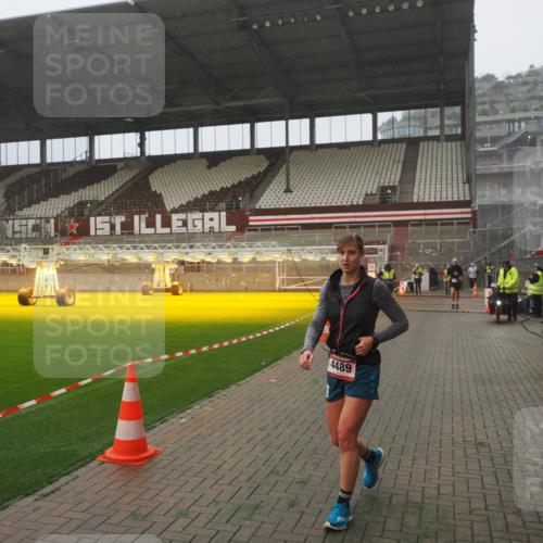 07.12.2025 - St. Pauli X-Mass-Run No. 15 Fabian Wolf http://msf.ph/oto/9392925 07.12.2025 10:14:23 Ziel 174, 352, 1158, 3243, 4489, 4545 meine-sportfotos.de