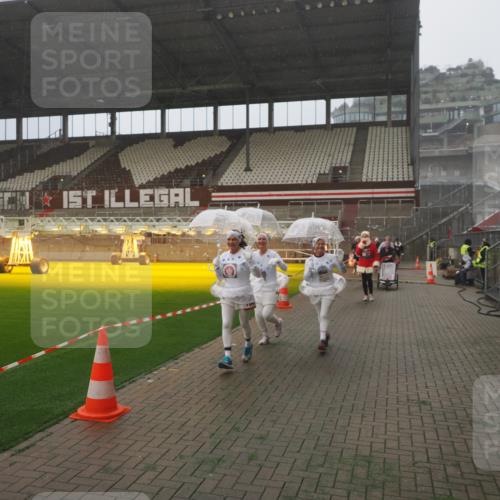 07.12.2025 - St. Pauli X-Mass-Run No. 15 Fabian Wolf http://msf.ph/oto/9393003 07.12.2025 10:14:56 Ziel 762, 1363, 1867, 1869, 1873, 2883, 2891, 3481, 4001, 4004 meine-sportfotos.de
