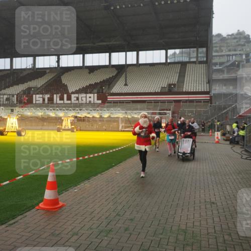 07.12.2025 - St. Pauli X-Mass-Run No. 15 Fabian Wolf http://msf.ph/oto/9393014 07.12.2025 10:14:59 Ziel 762, 1363, 1867, 1869, 1873, 2883, 2891, 3741, 4001, 4004 meine-sportfotos.de