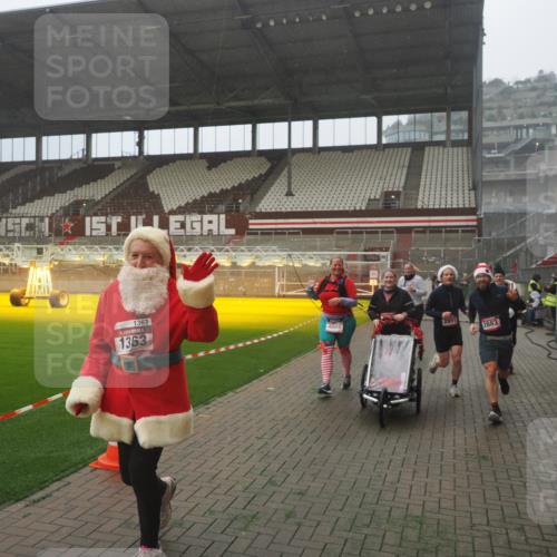 07.12.2025 - St. Pauli X-Mass-Run No. 15 Fabian Wolf http://msf.ph/oto/9393021 07.12.2025 10:15:01 Ziel 762, 1363, 1867, 1869, 1873, 2883, 2891, 3741, 4001, 4004 meine-sportfotos.de