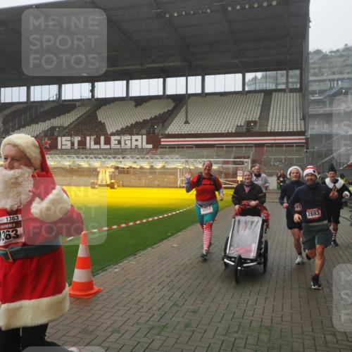 07.12.2025 - St. Pauli X-Mass-Run No. 15 Fabian Wolf http://msf.ph/oto/9393023 07.12.2025 10:15:02 Ziel 308, 762, 1363, 1867, 1869, 1873, 2883, 2891, 3741, 4001, 4004 meine-sportfotos.de