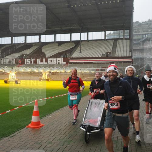 07.12.2025 - St. Pauli X-Mass-Run No. 15 Fabian Wolf http://msf.ph/oto/9393026 07.12.2025 10:15:03 Ziel 308, 762, 1363, 1867, 1869, 1873, 2883, 2891, 3741, 4001, 4004 meine-sportfotos.de