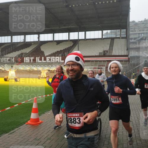 07.12.2025 - St. Pauli X-Mass-Run No. 15 Fabian Wolf http://msf.ph/oto/9393028 07.12.2025 10:15:03 Ziel 308, 762, 1363, 1867, 1869, 1873, 2883, 2891, 3741, 4001, 4004 meine-sportfotos.de
