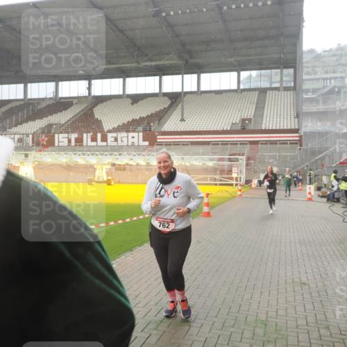 07.12.2025 - St. Pauli X-Mass-Run No. 15 Fabian Wolf http://msf.ph/oto/9393040 07.12.2025 10:15:05 Ziel 308, 762, 1363, 1867, 1869, 1873, 2666, 2667, 2668, 2883, 2891, 3741, 4001, 4004 meine-sportfotos.de