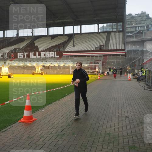 07.12.2025 - St. Pauli X-Mass-Run No. 15 Fabian Wolf http://msf.ph/oto/9393231 07.12.2025 10:16:55 Ziel 1620, 1989, 1997, 2694, 3633, 4356, 4359, 4769 meine-sportfotos.de