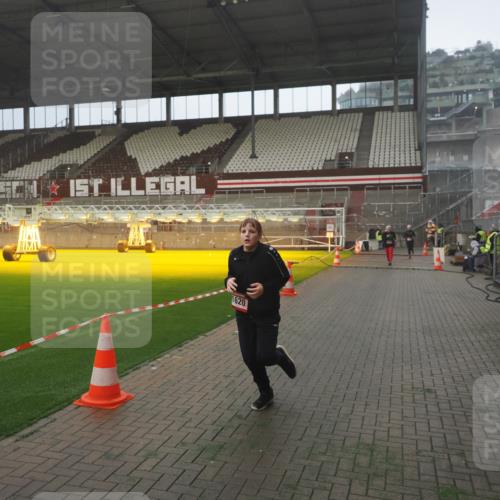 07.12.2025 - St. Pauli X-Mass-Run No. 15 Fabian Wolf http://msf.ph/oto/9393232 07.12.2025 10:16:55 Ziel 1620, 1989, 1997, 2694, 3633, 4356, 4359, 4769 meine-sportfotos.de