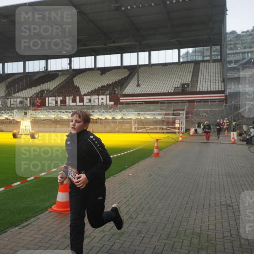 07.12.2025 - St. Pauli X-Mass-Run No. 15 Fabian Wolf http://msf.ph/oto/9393235 07.12.2025 10:16:56 Ziel 1620, 1762, 1989, 1997, 2694, 3633, 4356, 4359, 4769 meine-sportfotos.de