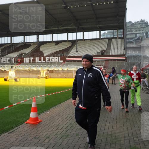 07.12.2025 - St. Pauli X-Mass-Run No. 15 Fabian Wolf http://msf.ph/oto/9393483 07.12.2025 10:18:46 Ziel 243, 721, 1034, 1607, 1671, 2152, 2631, 2925, 3862, 4521, 4522, 4524, 4547 meine-sportfotos.de