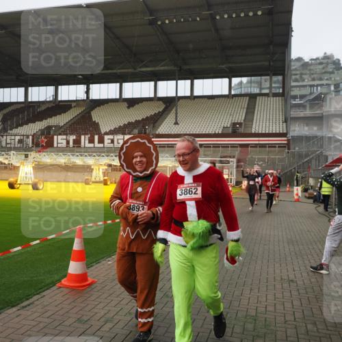 07.12.2025 - St. Pauli X-Mass-Run No. 15 Fabian Wolf http://msf.ph/oto/9393660 07.12.2025 10:20:02 Ziel 1364, 1553, 1903, 2238, 2751, 3846, 3871, 3893 meine-sportfotos.de