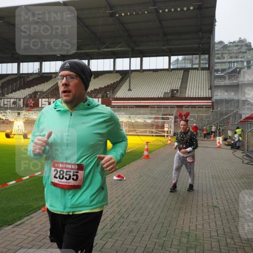 07.12.2025 - St. Pauli X-Mass-Run No. 15 Fabian Wolf http://msf.ph/oto/9393708 07.12.2025 10:20:16 Ziel 459, 1364, 1553, 1903, 2238, 2751, 2855, 3846, 3871, 4042, 4071, 4503, 4523 meine-sportfotos.de