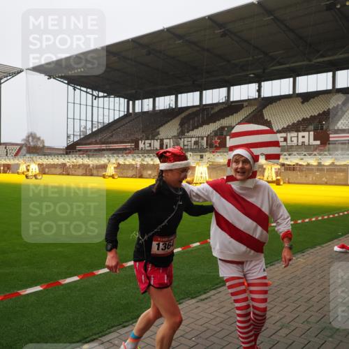 07.12.2025 - St. Pauli X-Mass-Run No. 15 Fabian Wolf http://msf.ph/oto/9393713 07.12.2025 10:20:20 Ziel 459, 1553, 2855, 3832, 4042, 4071, 4116, 4503, 4523 meine-sportfotos.de