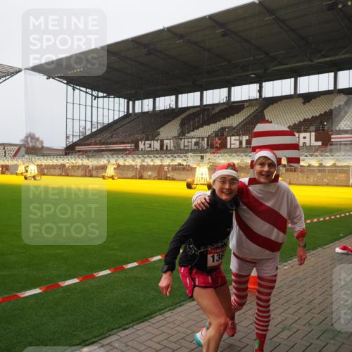 07.12.2025 - St. Pauli X-Mass-Run No. 15 Fabian Wolf http://msf.ph/oto/9393715 07.12.2025 10:20:20 Ziel 459, 1553, 2855, 3832, 4042, 4071, 4116, 4503, 4523 meine-sportfotos.de