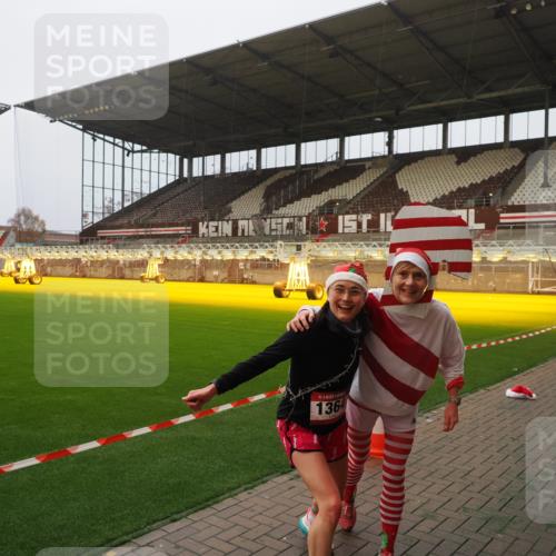 07.12.2025 - St. Pauli X-Mass-Run No. 15 Fabian Wolf http://msf.ph/oto/9393718 07.12.2025 10:20:21 Ziel 447, 452, 459, 1553, 2855, 3473, 3832, 4042, 4071, 4116, 4503, 4523 meine-sportfotos.de