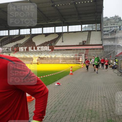 07.12.2025 - St. Pauli X-Mass-Run No. 15 Fabian Wolf http://msf.ph/oto/9393731 07.12.2025 10:20:24 Ziel 447, 452, 459, 461, 478, 2187, 2855, 3473, 3832, 4116, 4503, 4523 meine-sportfotos.de
