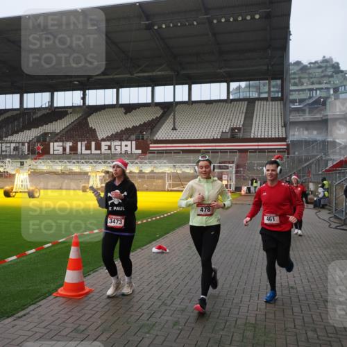 07.12.2025 - St. Pauli X-Mass-Run No. 15 Fabian Wolf http://msf.ph/oto/9393747 07.12.2025 10:20:30 Ziel 447, 452, 461, 478, 2187, 3473, 3832, 4116, 4490, 4523 meine-sportfotos.de