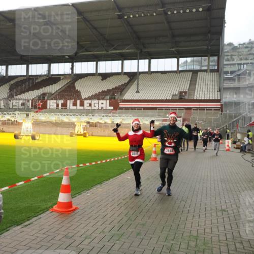 07.12.2025 - St. Pauli X-Mass-Run No. 15 Fabian Wolf http://msf.ph/oto/9393850 07.12.2025 10:21:20 Ziel 149, 1326, 1386, 1407, 1898, 1900, 2173, 2565, 3062, 3384, 3540, 3541, 3848, 3849, 3984, 4117, 4338 meine-sportfotos.de