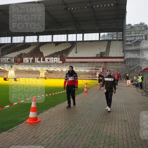 07.12.2025 - St. Pauli X-Mass-Run No. 15 Fabian Wolf http://msf.ph/oto/9394079 07.12.2025 10:23:01 Ziel 794, 1996, 2123, 2304, 2638, 3780, 4287, 4407, 4411 meine-sportfotos.de