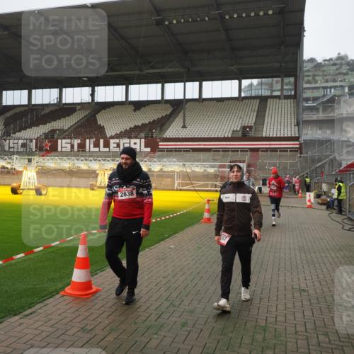 07.12.2025 - St. Pauli X-Mass-Run No. 15 Fabian Wolf http://msf.ph/oto/9394086 07.12.2025 10:23:03 Ziel 1996, 2123, 2304, 2638, 3780, 4287 meine-sportfotos.de
