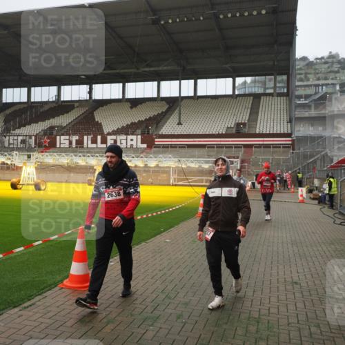 07.12.2025 - St. Pauli X-Mass-Run No. 15 Fabian Wolf http://msf.ph/oto/9394087 07.12.2025 10:23:03 Ziel 1996, 2123, 2304, 2638, 3780, 4287 meine-sportfotos.de