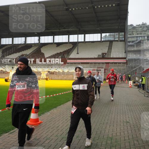 07.12.2025 - St. Pauli X-Mass-Run No. 15 Fabian Wolf http://msf.ph/oto/9394091 07.12.2025 10:23:04 Ziel 1996, 2123, 2304, 2638, 3780, 4287 meine-sportfotos.de
