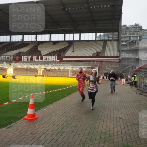 07.12.2025 - St. Pauli X-Mass-Run No. 15 Fabian Wolf http://msf.ph/oto/9394124 07.12.2025 10:23:22 Ziel 2508, 2511, 3052, 3078, 3079, 4005, 4141, 4458 meine-sportfotos.de
