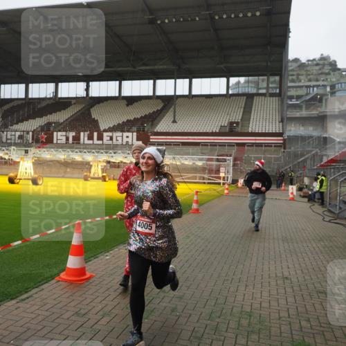 07.12.2025 - St. Pauli X-Mass-Run No. 15 Fabian Wolf http://msf.ph/oto/9394129 07.12.2025 10:23:23 Ziel 2508, 2511, 3052, 3078, 3079, 4005, 4141, 4458 meine-sportfotos.de