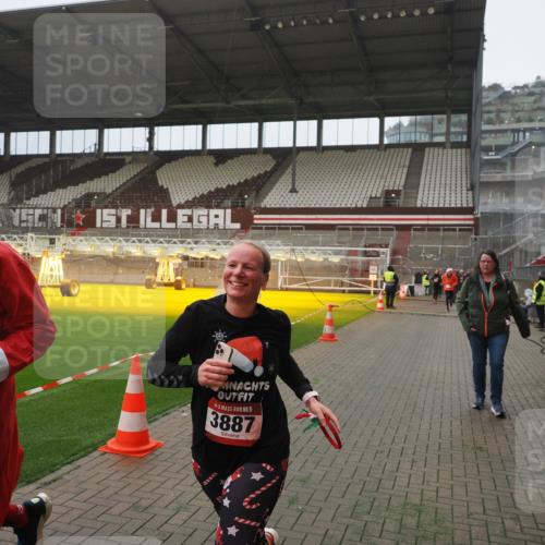 07.12.2025 - St. Pauli X-Mass-Run No. 15 Fabian Wolf http://msf.ph/oto/9394160 07.12.2025 10:23:40 Ziel 638, 1104, 3539, 3644, 3649, 3887, 3890, 4043, 4145, 4549 meine-sportfotos.de