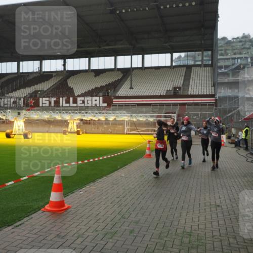 07.12.2025 - St. Pauli X-Mass-Run No. 15 Fabian Wolf http://msf.ph/oto/9394252 07.12.2025 10:24:18 Ziel 712, 897, 4040, 4122, 4140, 4689, 4692, 4694 meine-sportfotos.de