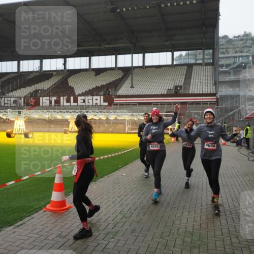 07.12.2025 - St. Pauli X-Mass-Run No. 15 Fabian Wolf http://msf.ph/oto/9394261 07.12.2025 10:24:20 Ziel 712, 897, 4040, 4122, 4140, 4689, 4692, 4694 meine-sportfotos.de