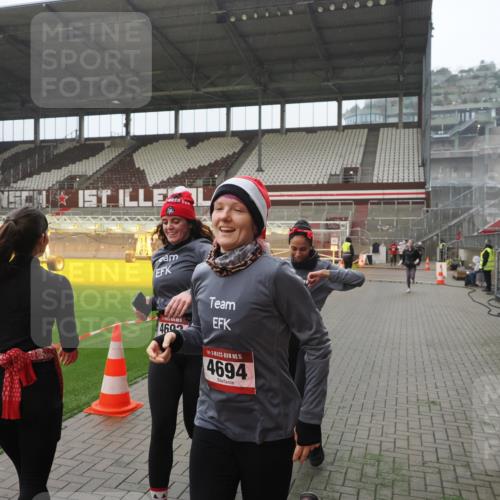 07.12.2025 - St. Pauli X-Mass-Run No. 15 Fabian Wolf http://msf.ph/oto/9394267 07.12.2025 10:24:21 Ziel 712, 897, 4040, 4122, 4140, 4689, 4692, 4694 meine-sportfotos.de