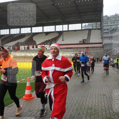 07.12.2025 - St. Pauli X-Mass-Run No. 15 Fabian Wolf http://msf.ph/oto/9394343 07.12.2025 10:24:49 Ziel 915, 974, 3152, 4078, 4079, 4091, 4092, 4135, 4136, 4155, 4177, 4496, 4497, 4530, 4541, 4542, 4766, 4780 meine-sportfotos.de