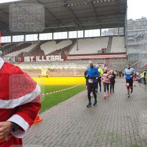 07.12.2025 - St. Pauli X-Mass-Run No. 15 Fabian Wolf http://msf.ph/oto/9394346 07.12.2025 10:24:49 Ziel 915, 974, 3152, 4078, 4079, 4091, 4092, 4135, 4136, 4155, 4177, 4496, 4497, 4530, 4541, 4542, 4766, 4780 meine-sportfotos.de
