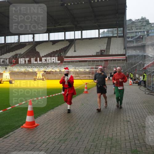 07.12.2025 - St. Pauli X-Mass-Run No. 15 Fabian Wolf http://msf.ph/oto/9394388 07.12.2025 10:25:02 Ziel 915, 974, 1012, 3152, 4091, 4092, 4177, 4431, 4474, 4496, 4497, 4513, 4514, 4530, 4846 meine-sportfotos.de