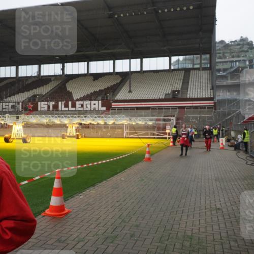 07.12.2025 - St. Pauli X-Mass-Run No. 15 Fabian Wolf http://msf.ph/oto/9394416 07.12.2025 10:25:09 Ziel 1012, 1977, 1987, 1995, 3962, 4335, 4431, 4474, 4513, 4514, 4846 meine-sportfotos.de