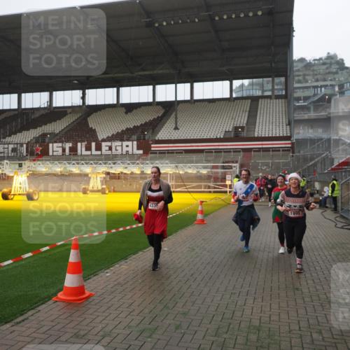 07.12.2025 - St. Pauli X-Mass-Run No. 15 Fabian Wolf http://msf.ph/oto/9394429 07.12.2025 10:25:15 Ziel 1012, 1977, 1987, 1995, 3962, 4118, 4119, 4121, 4201, 4204, 4284, 4335, 4431 meine-sportfotos.de