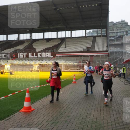 07.12.2025 - St. Pauli X-Mass-Run No. 15 Fabian Wolf http://msf.ph/oto/9394430 07.12.2025 10:25:16 Ziel 1012, 1977, 1987, 1995, 3962, 4118, 4119, 4121, 4201, 4204, 4284, 4335, 4431, 4482, 4485 meine-sportfotos.de