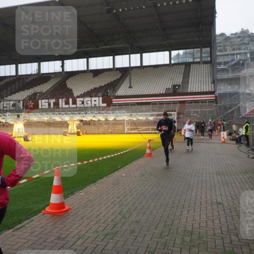 07.12.2025 - St. Pauli X-Mass-Run No. 15 Fabian Wolf http://msf.ph/oto/9394488 07.12.2025 10:25:30 Ziel 1247, 1631, 2029, 2680, 4118, 4119, 4121, 4162, 4164, 4201, 4202, 4204, 4284, 4372, 4373, 4445, 4482, 4485 meine-sportfotos.de