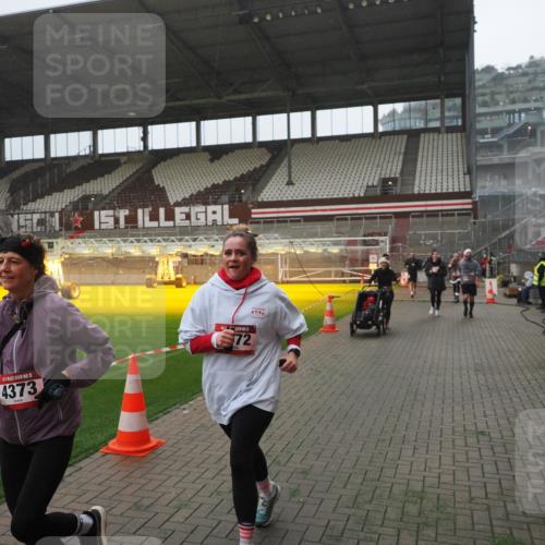 07.12.2025 - St. Pauli X-Mass-Run No. 15 Fabian Wolf http://msf.ph/oto/9394506 07.12.2025 10:25:34 Ziel 129, 404, 1247, 1631, 2029, 2680, 3742, 4118, 4119, 4121, 4162, 4164, 4202, 4284, 4372, 4373, 4445, 4482, 4485 meine-sportfotos.de