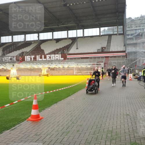 07.12.2025 - St. Pauli X-Mass-Run No. 15 Fabian Wolf http://msf.ph/oto/9394510 07.12.2025 10:25:35 Ziel 50, 129, 211, 404, 1069, 1247, 1631, 2029, 2680, 3742, 4118, 4119, 4162, 4164, 4202, 4372, 4373, 4445, 4482, 4485 meine-sportfotos.de