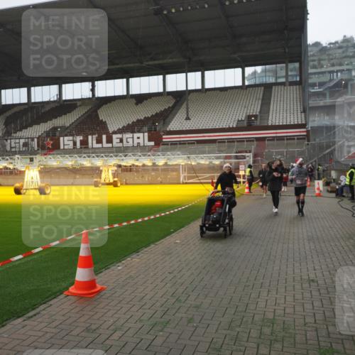 07.12.2025 - St. Pauli X-Mass-Run No. 15 Fabian Wolf http://msf.ph/oto/9394512 07.12.2025 10:25:35 Ziel 50, 129, 211, 404, 1069, 1247, 1631, 2029, 2680, 3742, 4118, 4119, 4162, 4164, 4202, 4372, 4373, 4445, 4482, 4485 meine-sportfotos.de