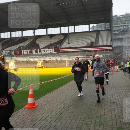 07.12.2025 - St. Pauli X-Mass-Run No. 15 Fabian Wolf http://msf.ph/oto/9394526 07.12.2025 10:25:38 Ziel 50, 129, 211, 404, 1069, 1631, 2029, 2680, 3742, 3779, 4162, 4164, 4202, 4372, 4373, 4501 meine-sportfotos.de